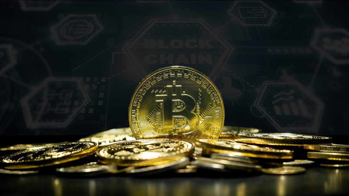 5 Reasons Why You Should Invest In Cryptocurrency