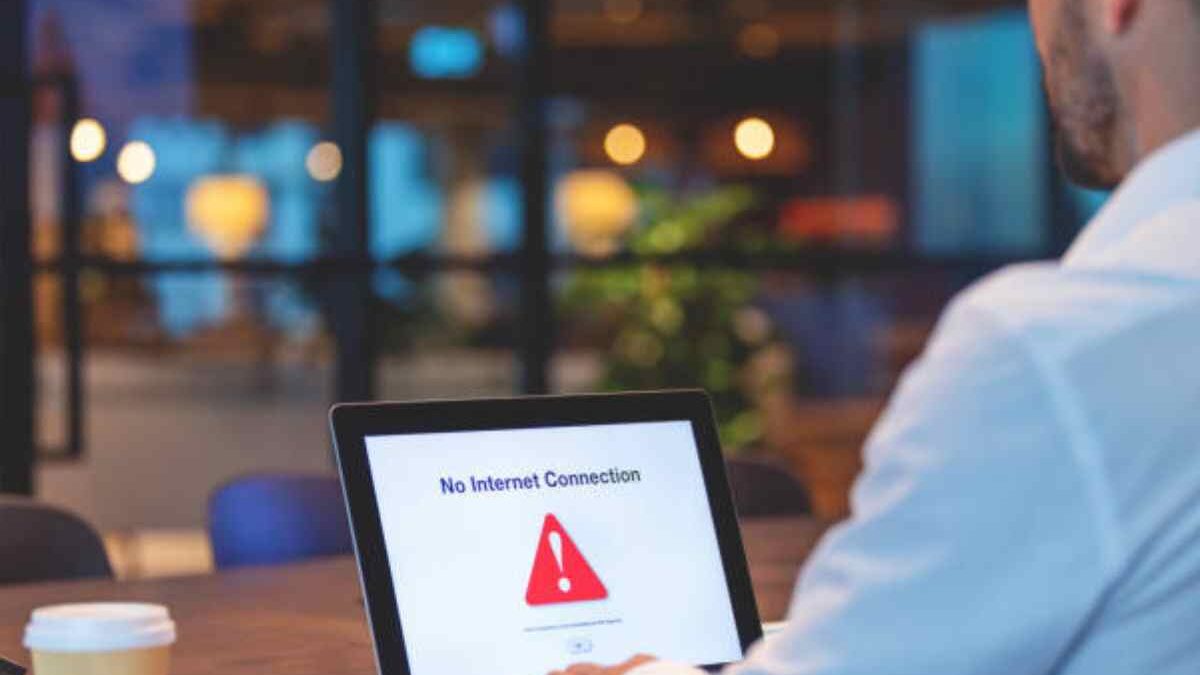 Big Companies Outages & Centralized Internet