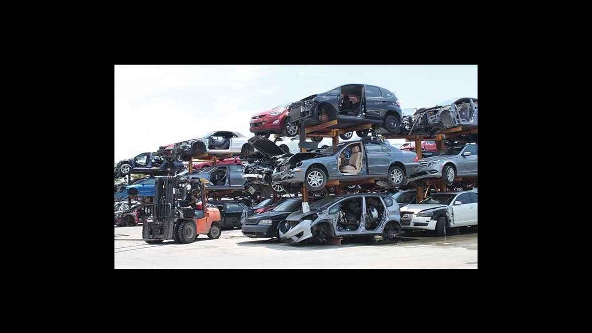 The Future of the Junk Car Industry: Selling Junk Cars Online