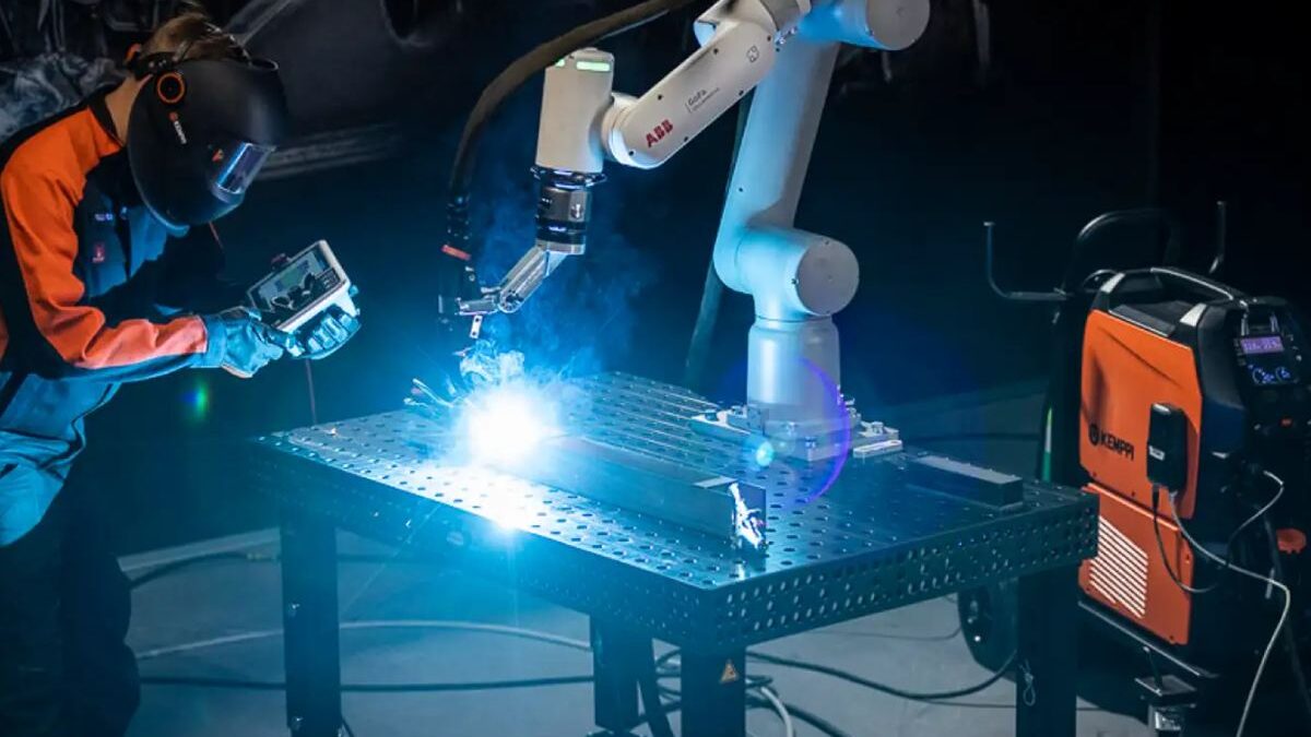 The Rise of the Cobot Welder in Manufacturing